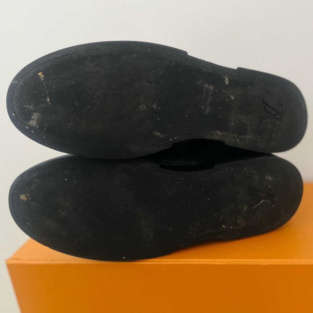 Louis Vuitton Unisex Sneakers - Picture 7 of 10